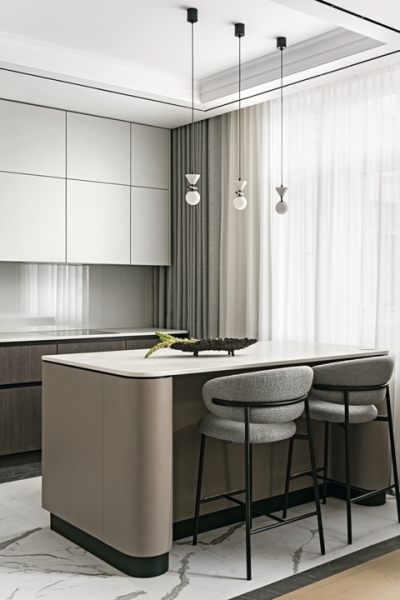 Атмосфера спокойствия и расслабления: квартира для женщины и ее дочери