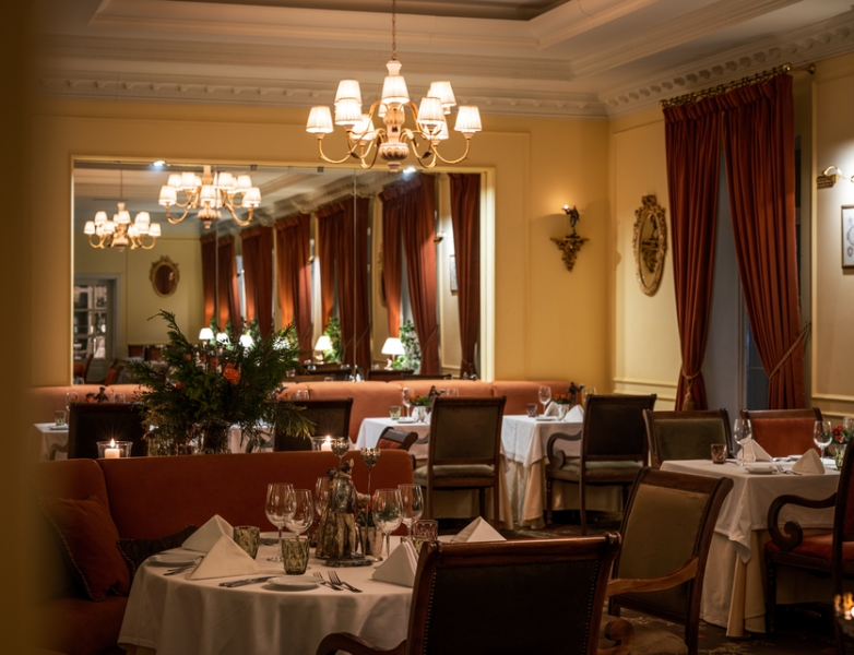 Французское шато в белорусском лесу: Кронон Парк Отель