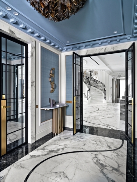 Проект с обложки: продуманный классический интерьер для семьи с ребенком