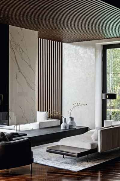 Интерьер вне времени: просторный дом для семьи с тремя детьми