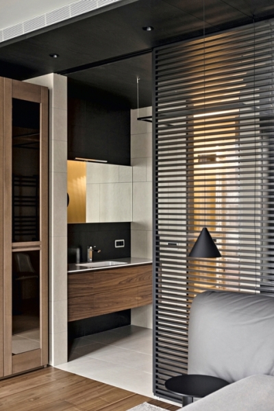 Ничего «слишком»: респектабельный современный интерьер для взрослой семейной пары