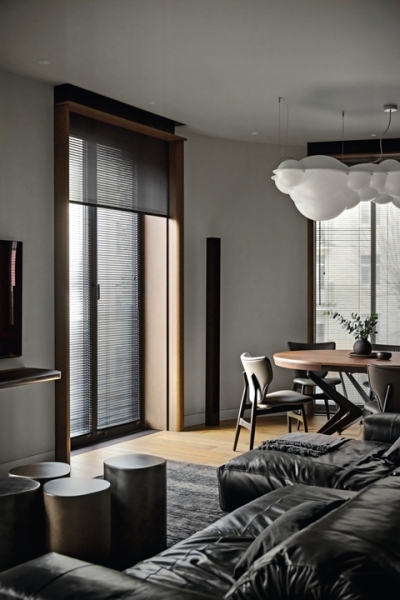 Ничего «слишком»: респектабельный современный интерьер для взрослой семейной пары