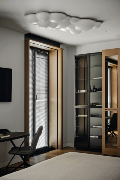 Ничего «слишком»: респектабельный современный интерьер для взрослой семейной пары