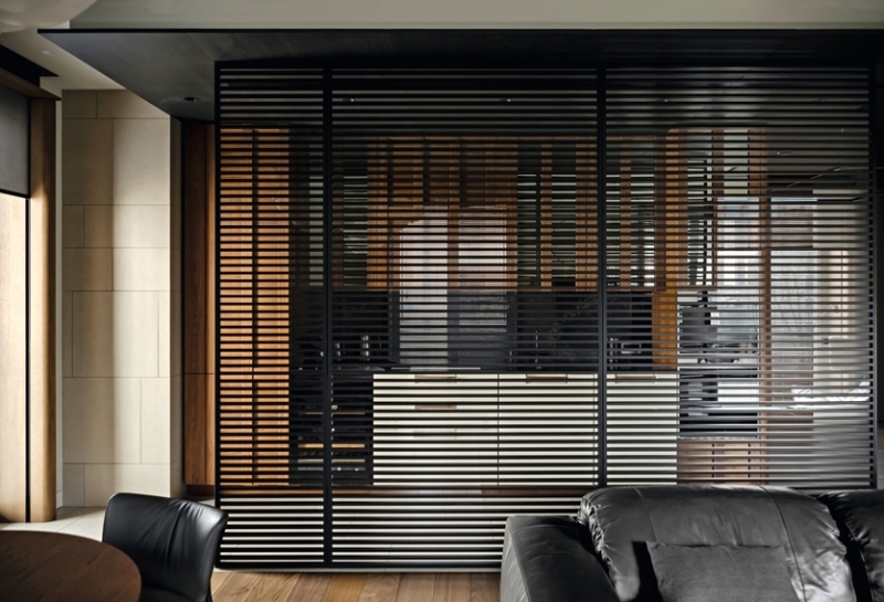 Ничего «слишком»: респектабельный современный интерьер для взрослой семейной пары