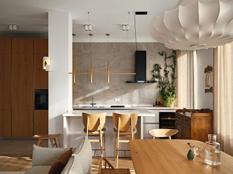 Теплый и изящный интерьер квартиры для молодой семьи с детьми