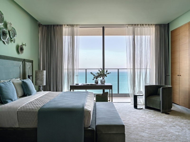 Европейский минимализм в Дубае: интерьер для семейного отдыха