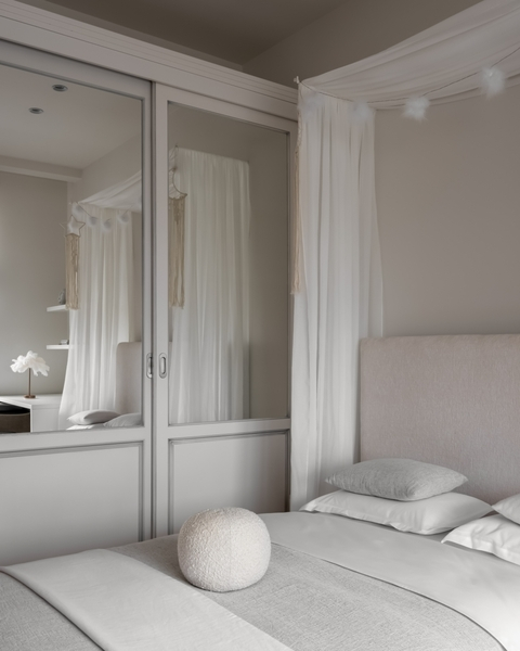 Современная классика с яркой харизмой: реновация квартиры для семьи из пяти человек