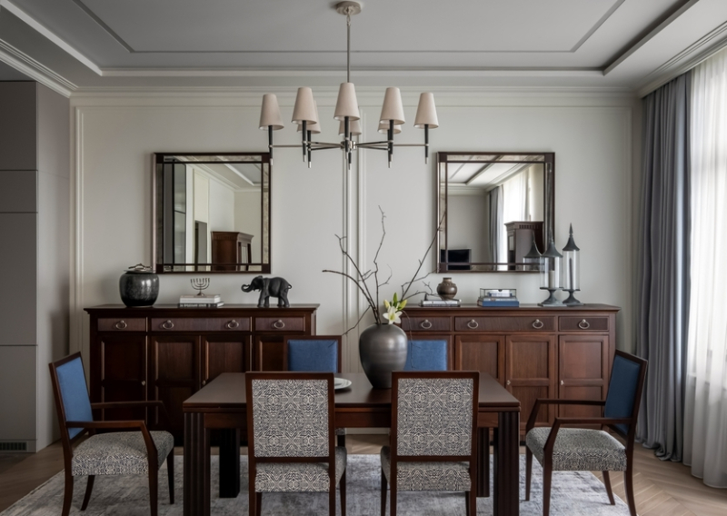 Современная классика с яркой харизмой: реновация квартиры для семьи из пяти человек