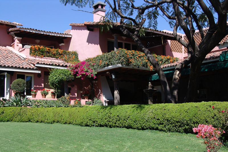 5 шедевров архитекторской мысли: дома, которые стали легендами