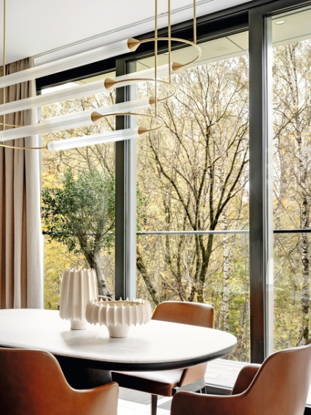 Гармония интерьера и вида за окном: квартира для семьи