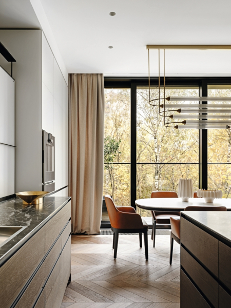 Гармония интерьера и вида за окном: квартира для семьи