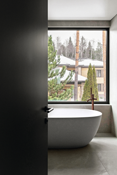 В единстве с природой: современный загородный дом для разных поколений семьи