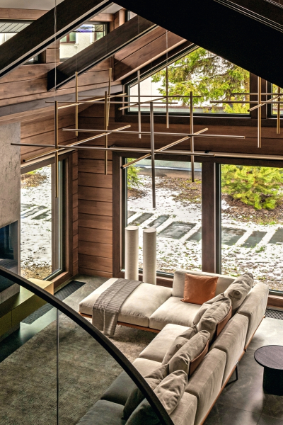 В единстве с природой: современный загородный дом для разных поколений семьи