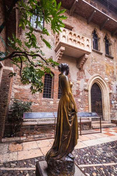 5 легендарных балконов, которые знает весь мир