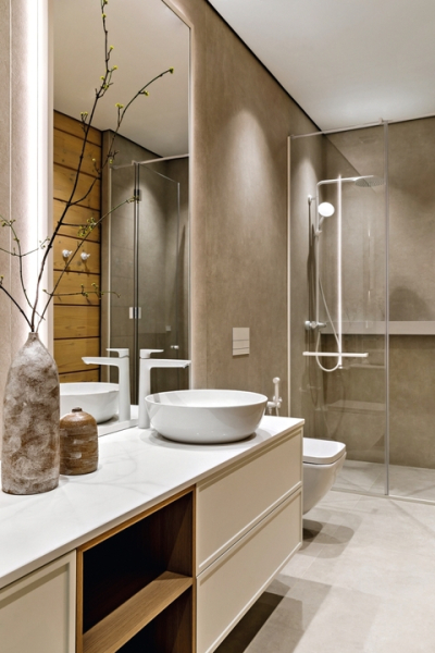 Для уединенного отдыха и приема близких: интерьер дома из бруса