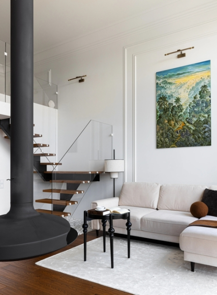 Из одноуровневого — в двухуровневый: уютный и функциональный интерьер пентхауса с азиатскими мотивами