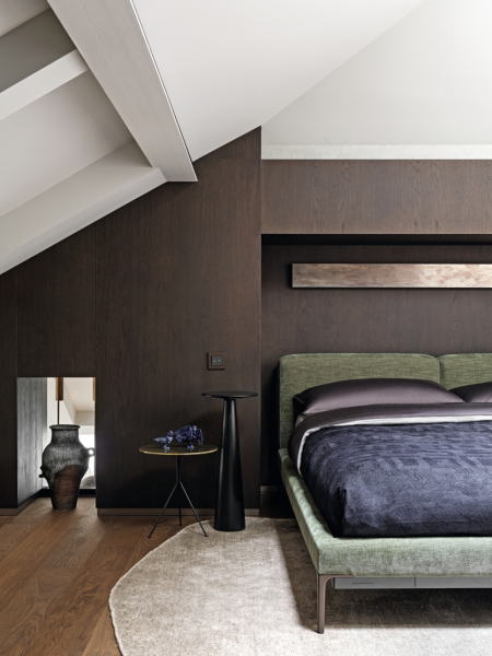 Из старой мансарды — в уютные апартаменты: как дизайнеры создали современный интерьер