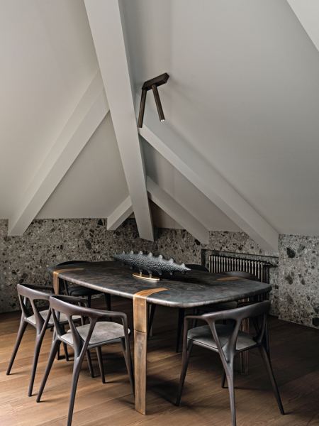 Из старой мансарды — в уютные апартаменты: как дизайнеры создали современный интерьер