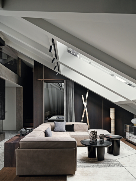 Из старой мансарды — в уютные апартаменты: как дизайнеры создали современный интерьер