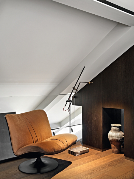 Из старой мансарды — в уютные апартаменты: как дизайнеры создали современный интерьер