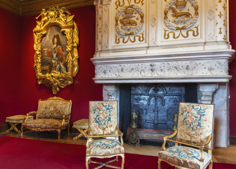 Не только огонь: 5 роскошных каминов