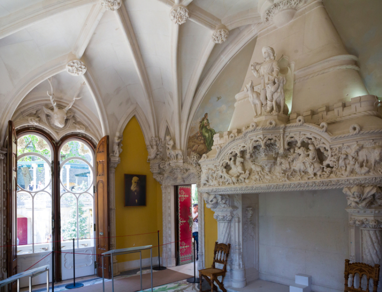 Не только огонь: 5 роскошных каминов