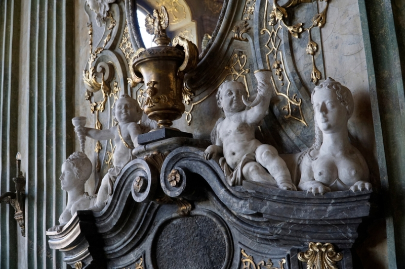 Не только огонь: 5 роскошных каминов