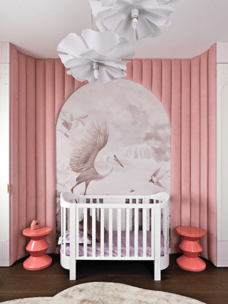 Минималистичный, но уютный: интерьер квартиры для семьи с двумя детьми