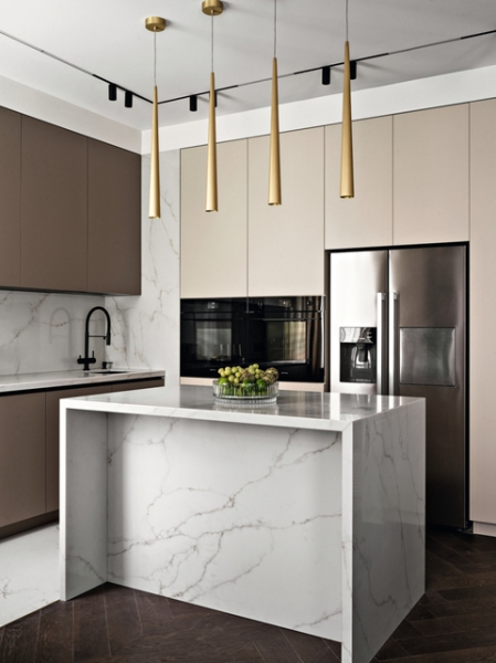 Минималистичный, но уютный: интерьер квартиры для семьи с двумя детьми