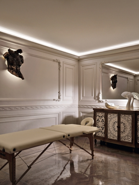 Интерьер клиники эстетической медицины: роскошное пространство на стыке истории и высоких технологий