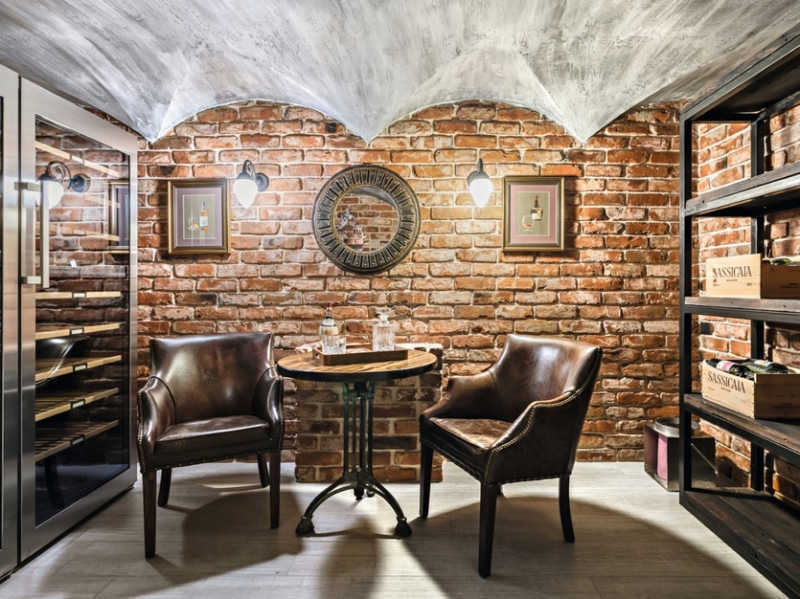 Тихая роскошь: преображение семейного особняка в окружении хвойного леса