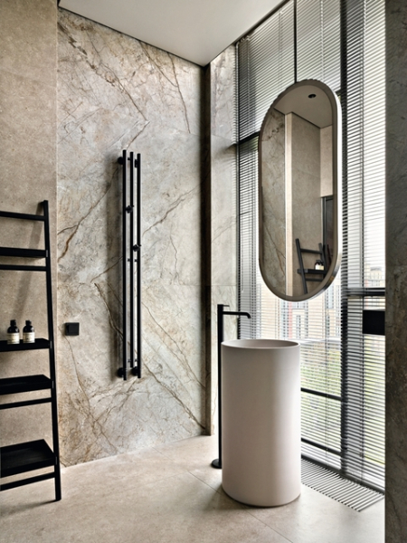 Уютный таунхаус в светлых тонах с природными акцентами