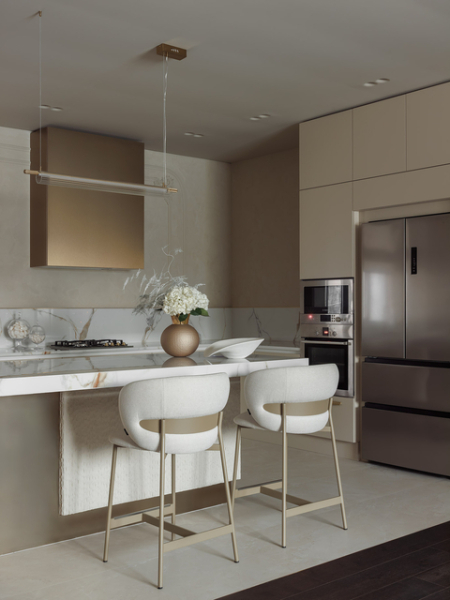 Современная классика с духом бунтарства: дом под Санкт-Петербургом