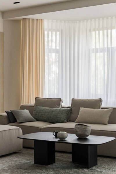 Уютная и стильная гостиная: 5 мнений, как ее оформить