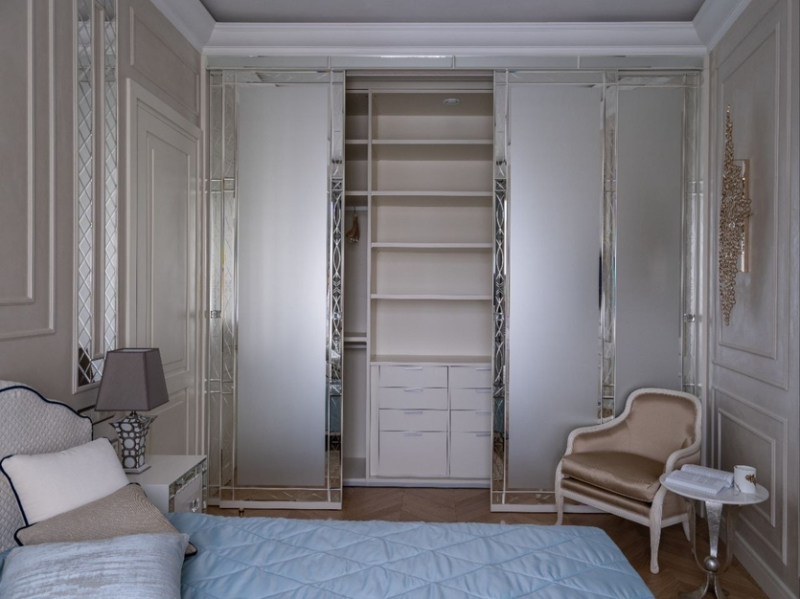 Стильная и функциональная гардеробная: 5 идей, как ее оформить