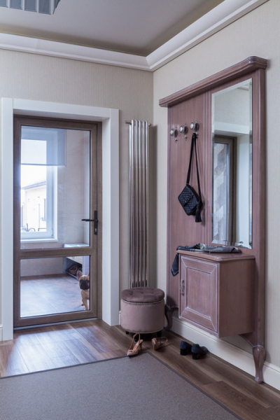 Стильная и функциональная прихожая: 5 идей, как ее оформить