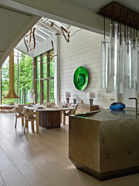 Светлый дом в гармонии с природой