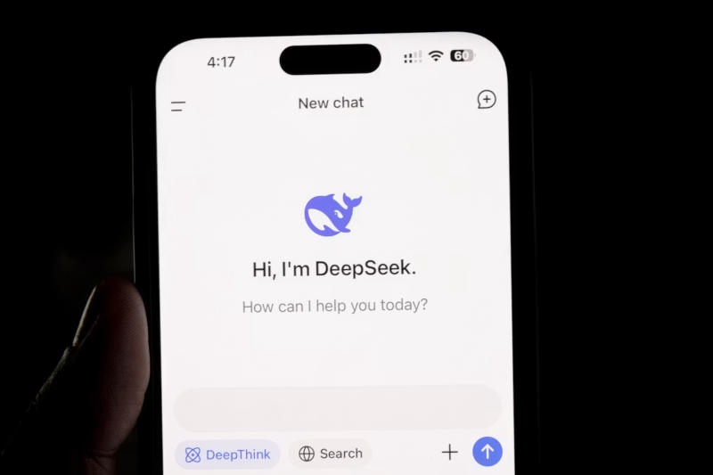 Американские ИТ-компании стали выбирать ИИ DeepSeek — он дешевле