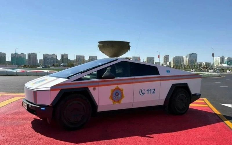 Cybertruck спешит на помощь: провальный пикап Tesla поступил на службу в МЧС Казахстана