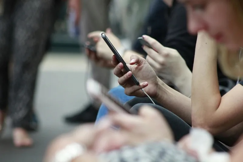ФАС проверит операторов на законность рекламы 5G — «не реализованных в настоящее время технологий»