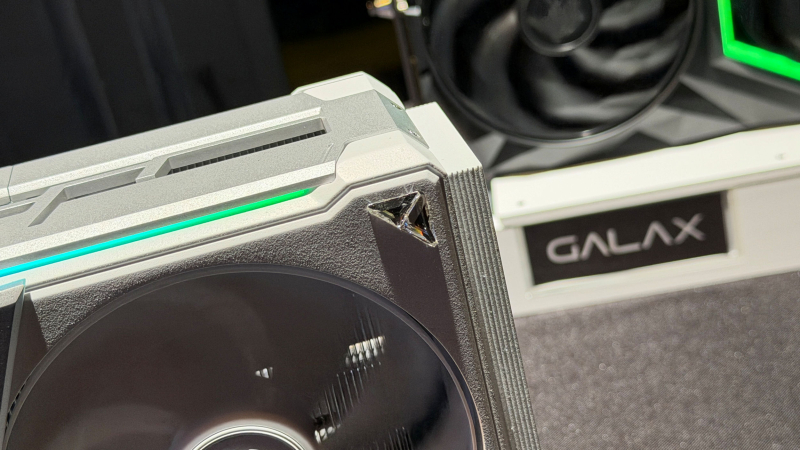 Galax показала концепт GeForce RTX 6090 Hall of Fame — четыре вентилятора и кристаллы Swarovski