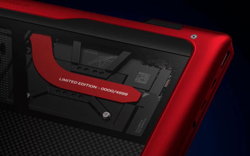 HP и Ferrari выпустили ярко красный ноутбук HP Limited Edition Scuderia Ferrari AI PC за 99
