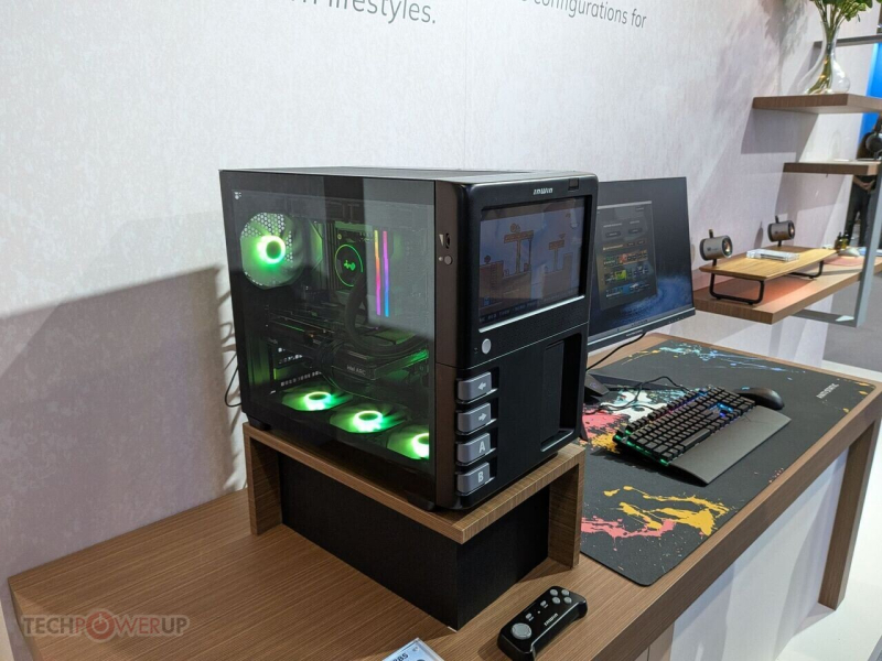InWin показала корпус GX-285 со встроенной ретро-приставкой с 10-дюймовым экраном