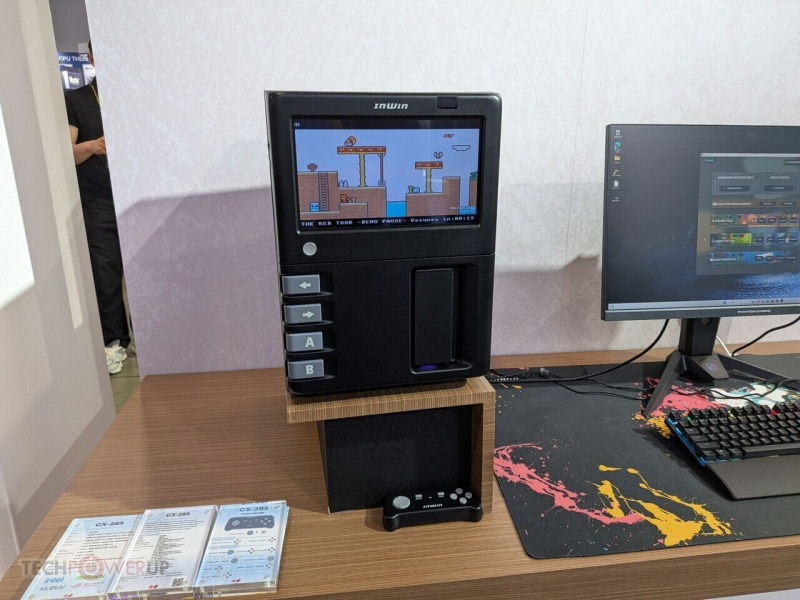 InWin показала корпус GX-285 со встроенной ретро-приставкой с 10-дюймовым экраном