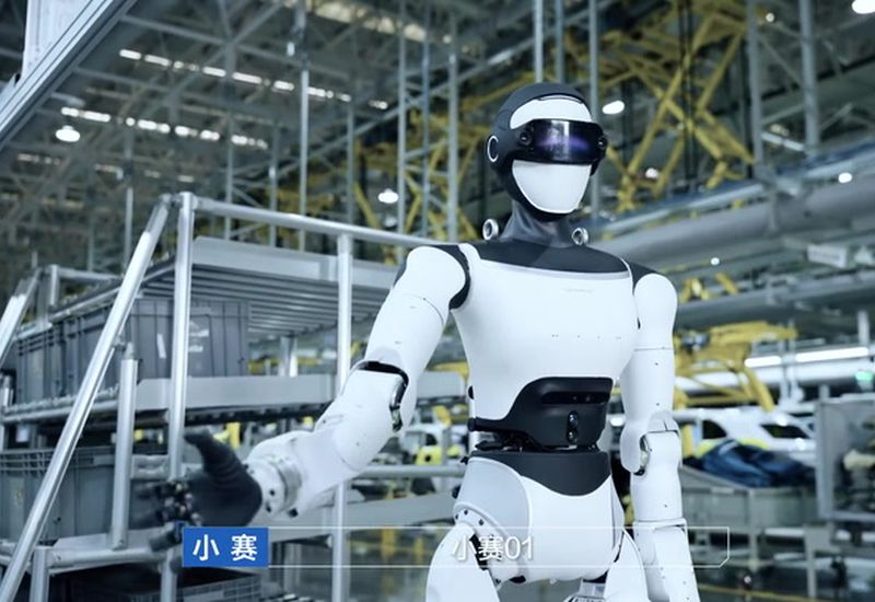 Китайский автопроизводитель Seres представил человекоподобного робота Xiaosai — он умеет поддерживать беседу