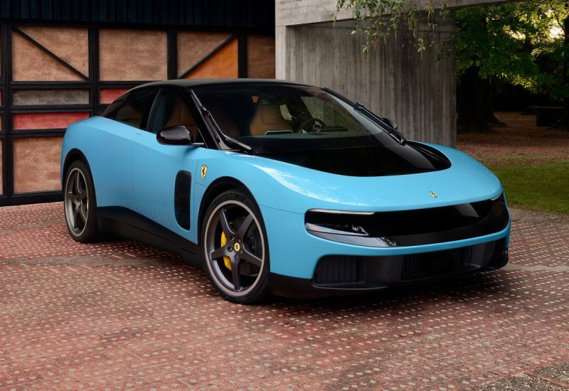 После скандального дебюта электрокара Ferrari Luce компанию покинул директор по маркетингу