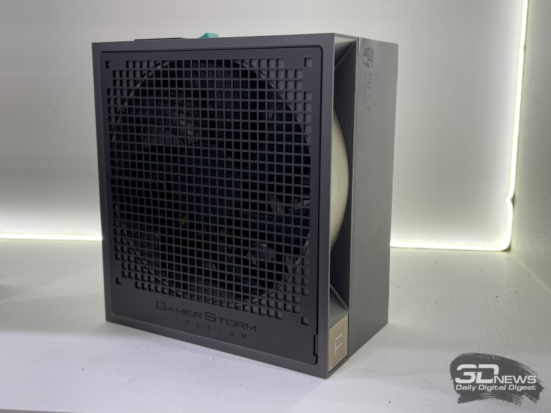Репортаж со стенда DeepCool на Computex 2026: беспроводные вентиляторы, кулеры с экранами и блоки питания до 3200 Вт