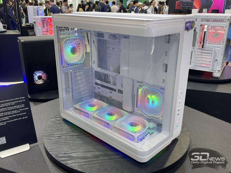 SAMA на Computex 2026: необычные корпуса, СЖО с двумя экранами и новые блоки питания