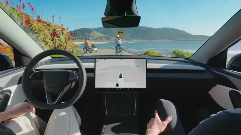 Водители Tesla научились обманывать автопилот игрушечной головой — чтобы листать соцсети за рулём