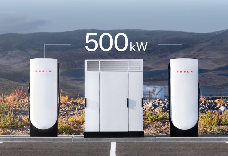 Илон Маск предложил превратить зарядные станции Tesla в площадки для ИИ-суперкомпьютеров Megapod